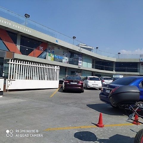 4 de 14: Estacionamiento exterior