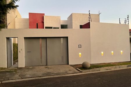 CASA MODERNA EN RESIDENCIAL EL PEDREGAL | EasyBroker