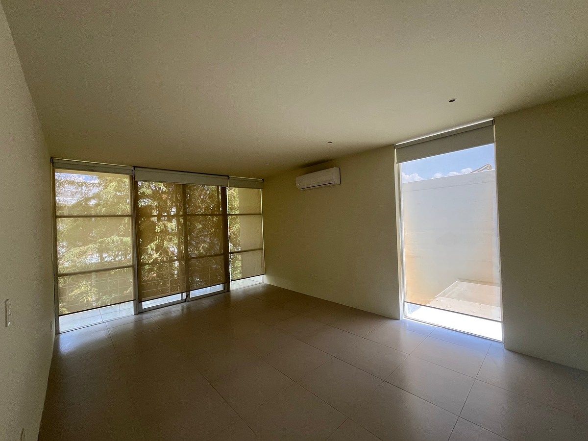 21 de 48: recámara principal con aire acondicionado