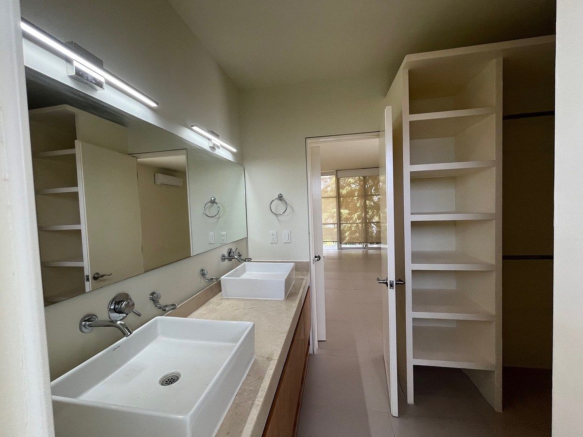 27 de 48: baño de recámara principal