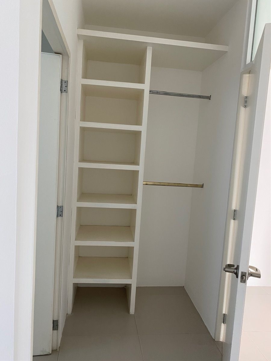 36 of 50: closet de recámara tres