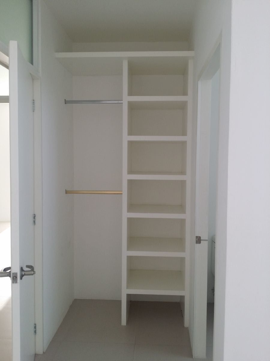 41 of 50: closet de recámaras secundarias