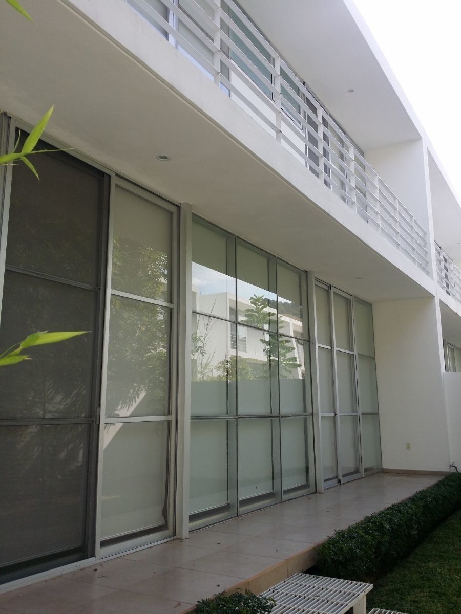 7 de 48: casa vista desde el jardín