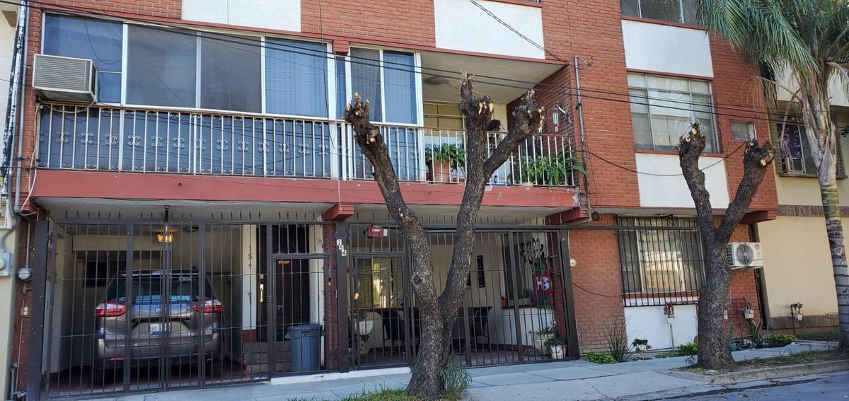 Depto. / Town House en renta en Col. Chepevera Monterrey, N.L.