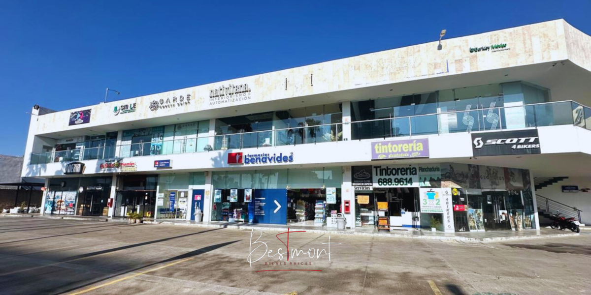 1 de 18: Fachada Plaza