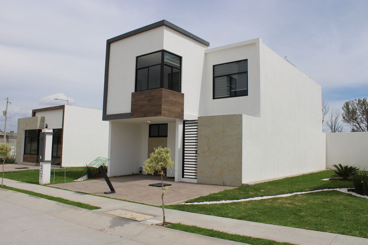 Casa Venta en Residencial al Poniente de Aguascalientes.