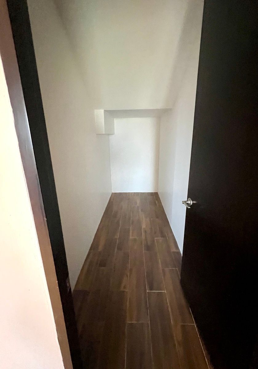 12 de 34: Bodega interna