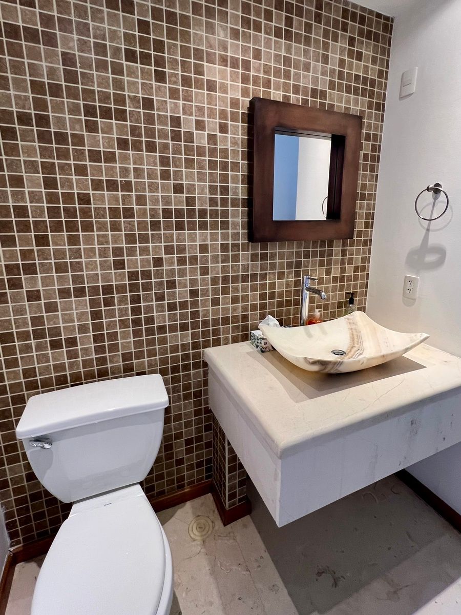 10 de 34: Baño visitas