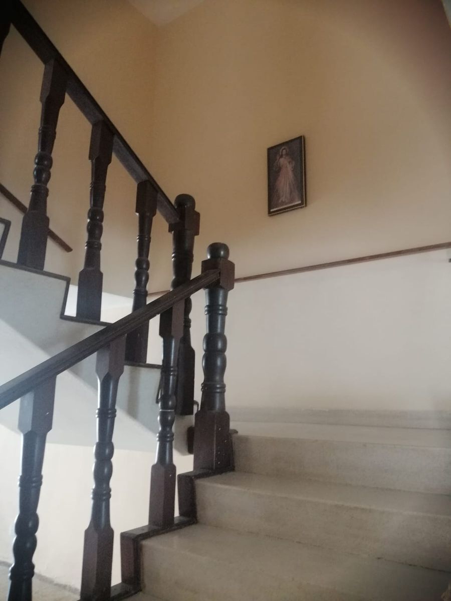 3 de 12: Escalera casa en venta Campestre Mérida