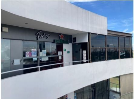 2 de 5: Fachada Local Feelings