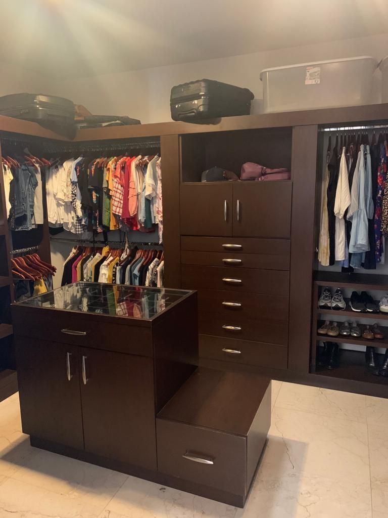 14 de 18: Walking Closet