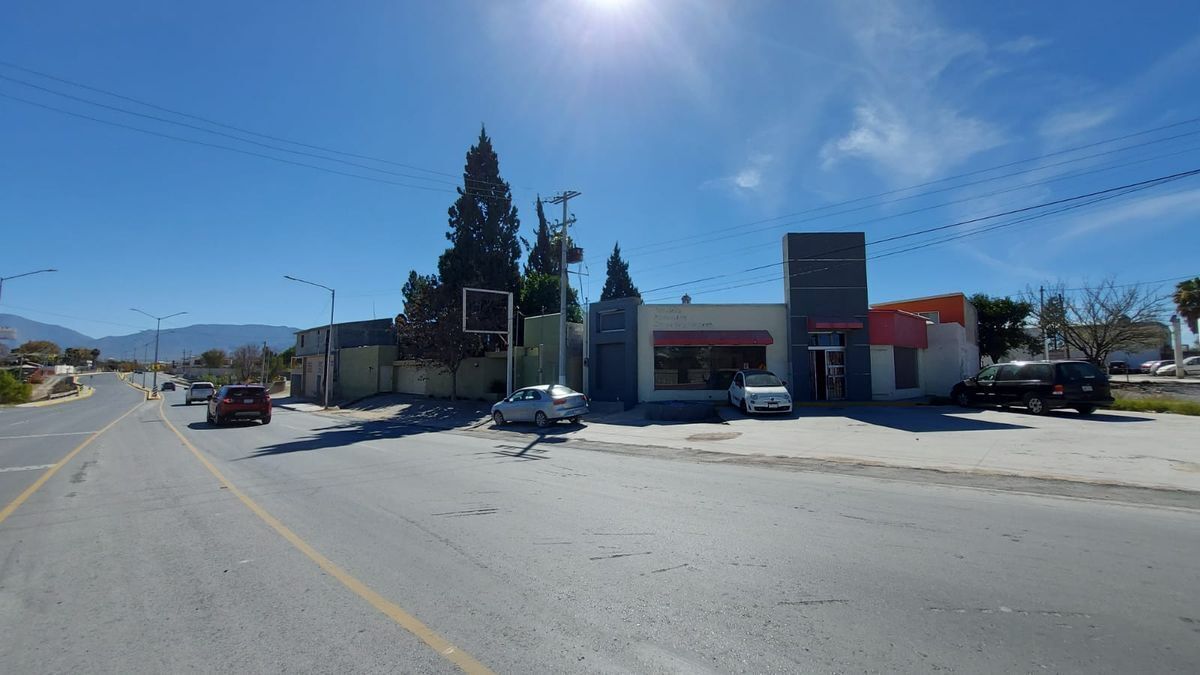 En Blvd Narro Robles al norte Local en renta