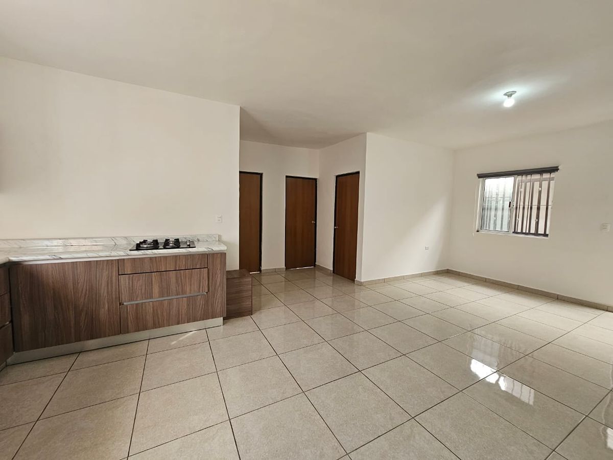 4 de 15: ESPACIO AMPLIO SALA Y COMEDOR
