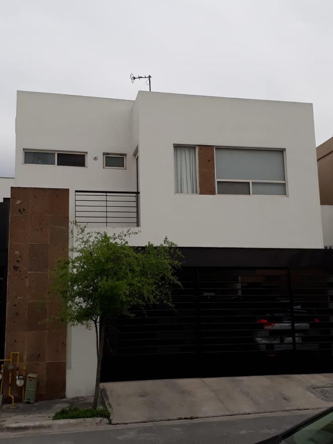 RENTA de Casa Cumbres Elite Sector Hacienda