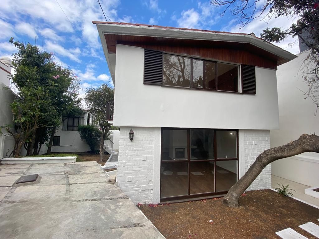 Estupenda Casa en Renta con Jardín