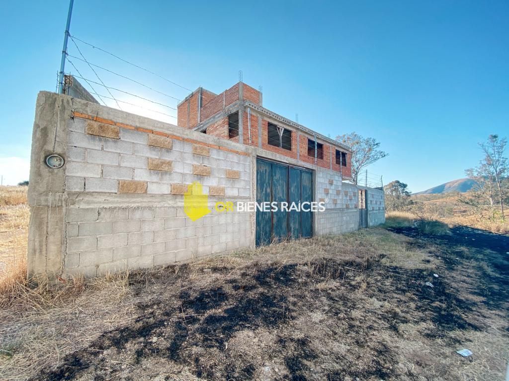 Casa en obra negra con terreno excedente en Santa Teresa