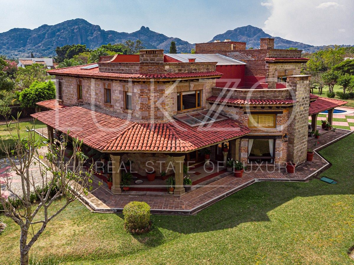Casa com piscina e jardim no Vale do Atongo, Tepoztlán, foto 1 de 39