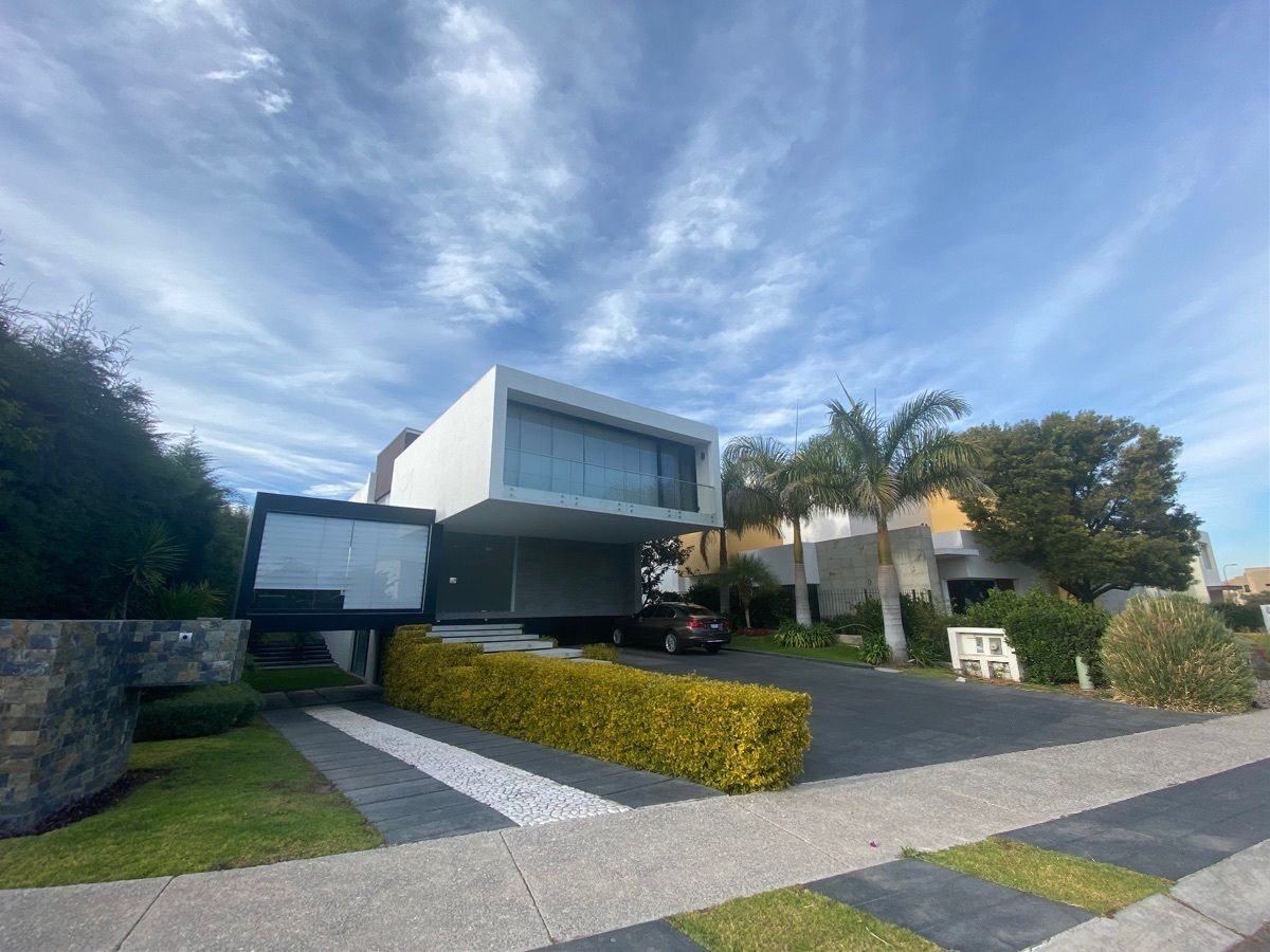 CASA EN VENTA EL CAMPANARIO QUERETARO