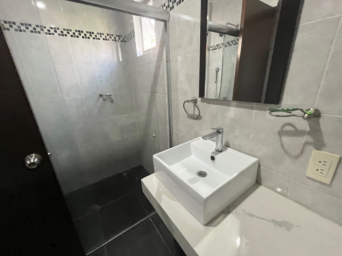 30 de 44: baño recámara tercera