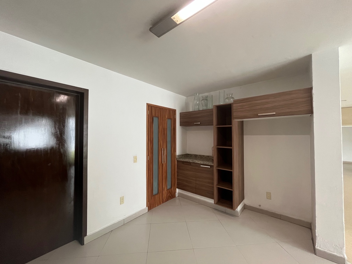 12 de 44: espacio para refrigerador doble puertas