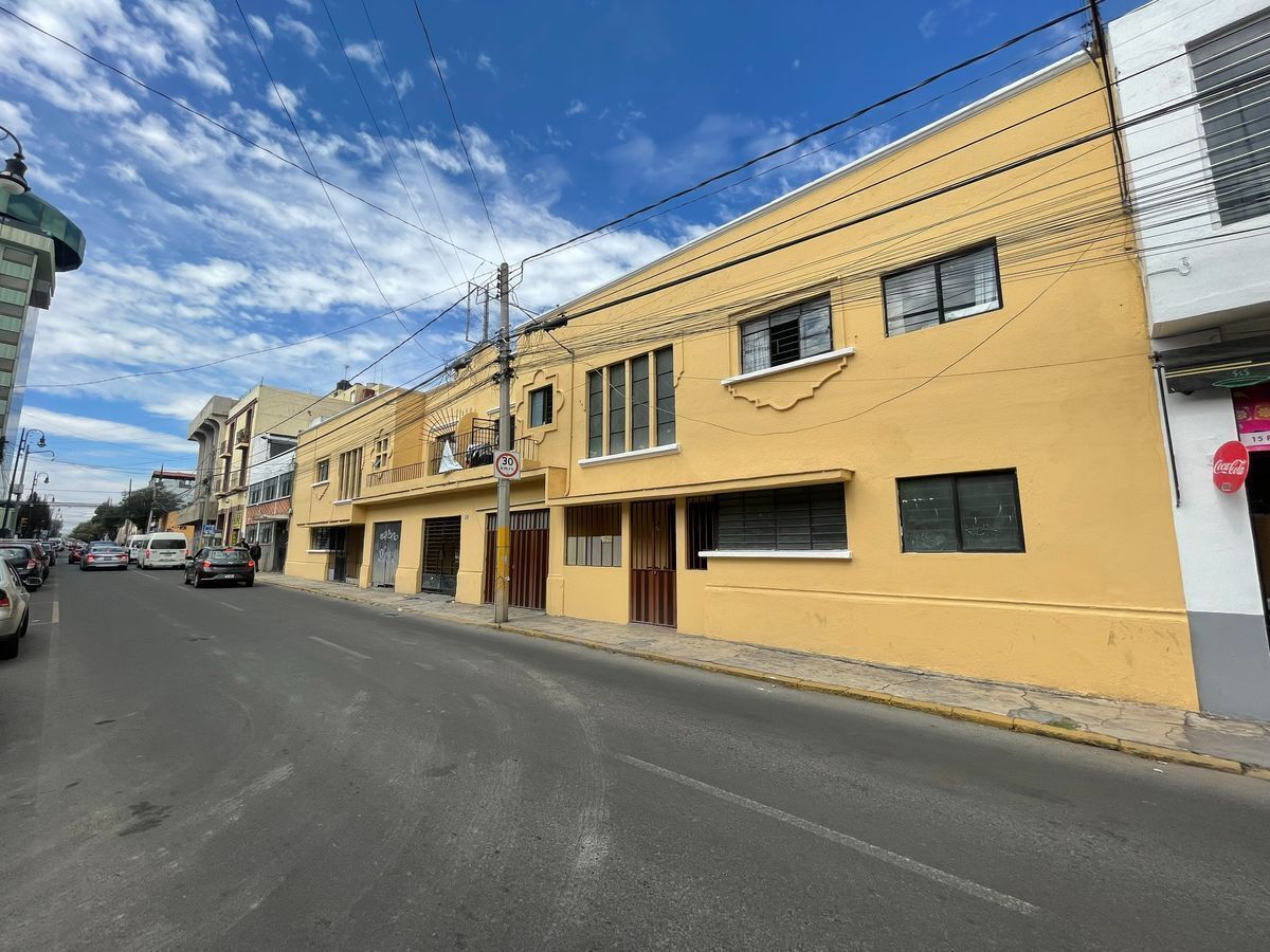 2 de 19: Fachada