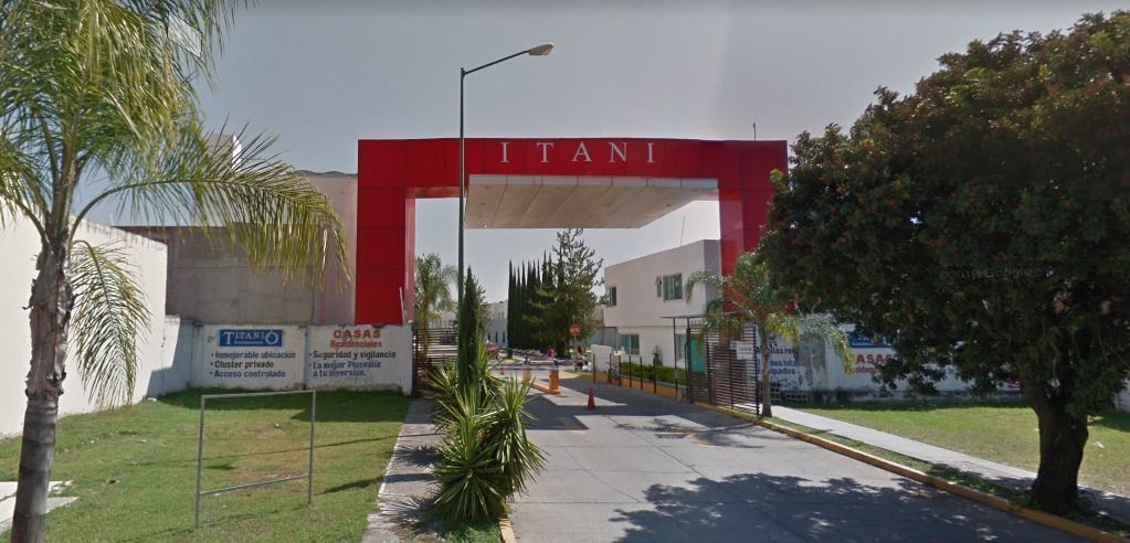 2 de 10: ENTRADA FRACCIONAMIENTO