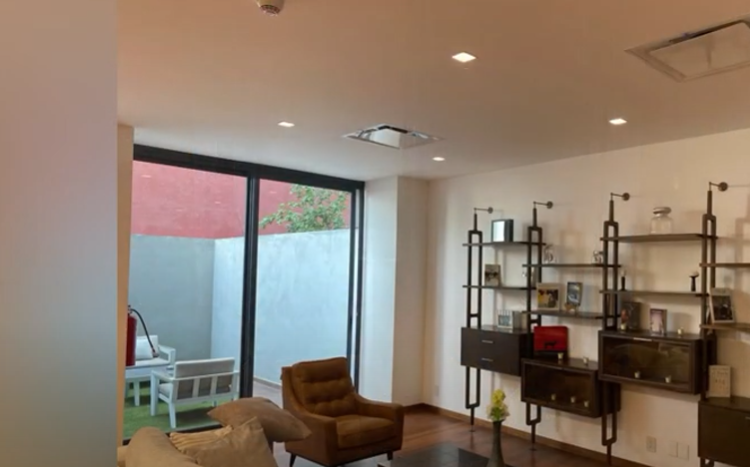 28 de 34: BUSINESS CENTER 