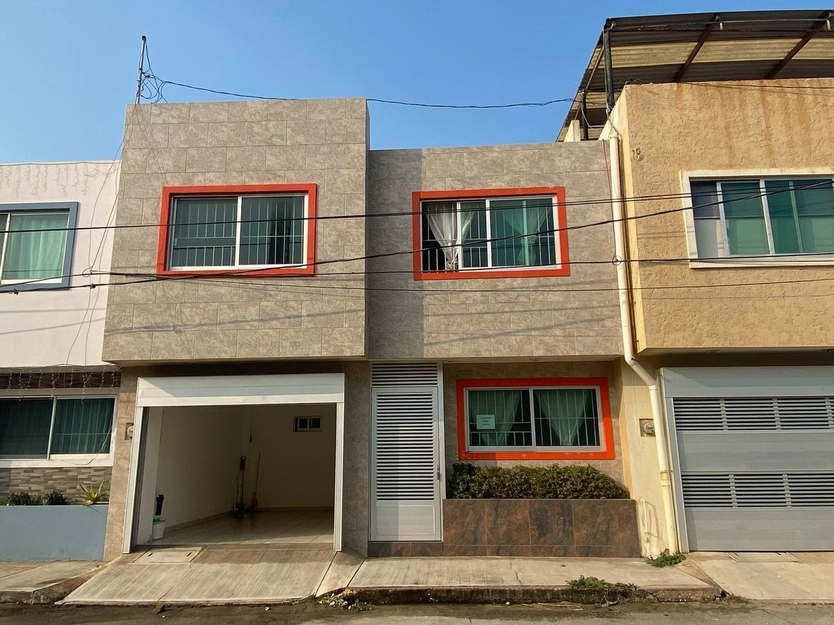 Casa en venta Colonia Puerto México.