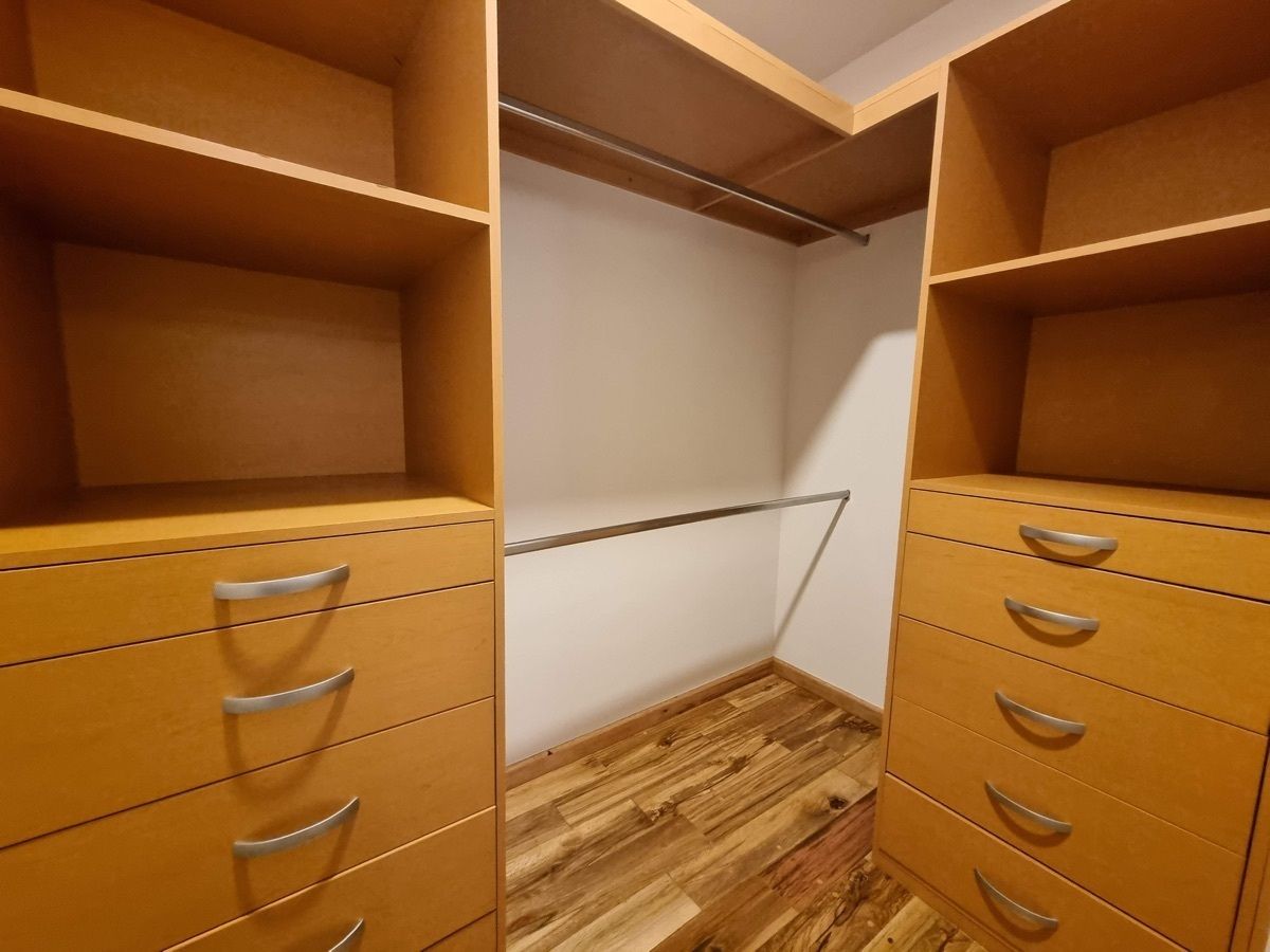 31 de 39: Vestidor Habitación Principal