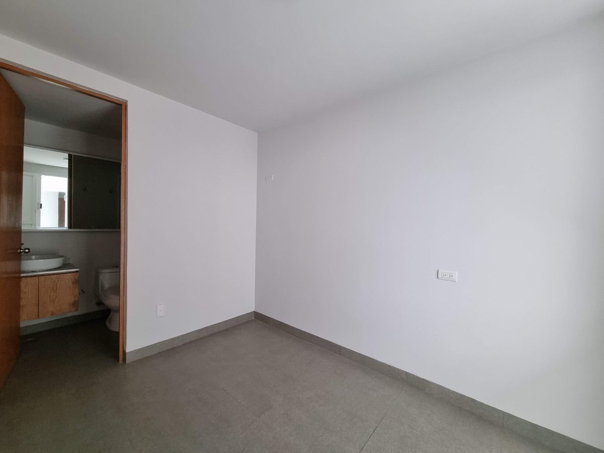 37 de 39: Habitación 4 o Estudio Independiente, con B. Completo