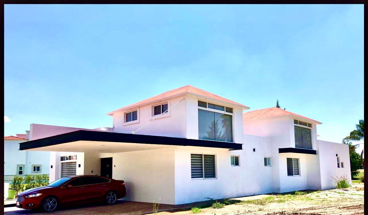 CASA EN VENTA DE UN NIVEL CLUB DE GOLF SAN GIL