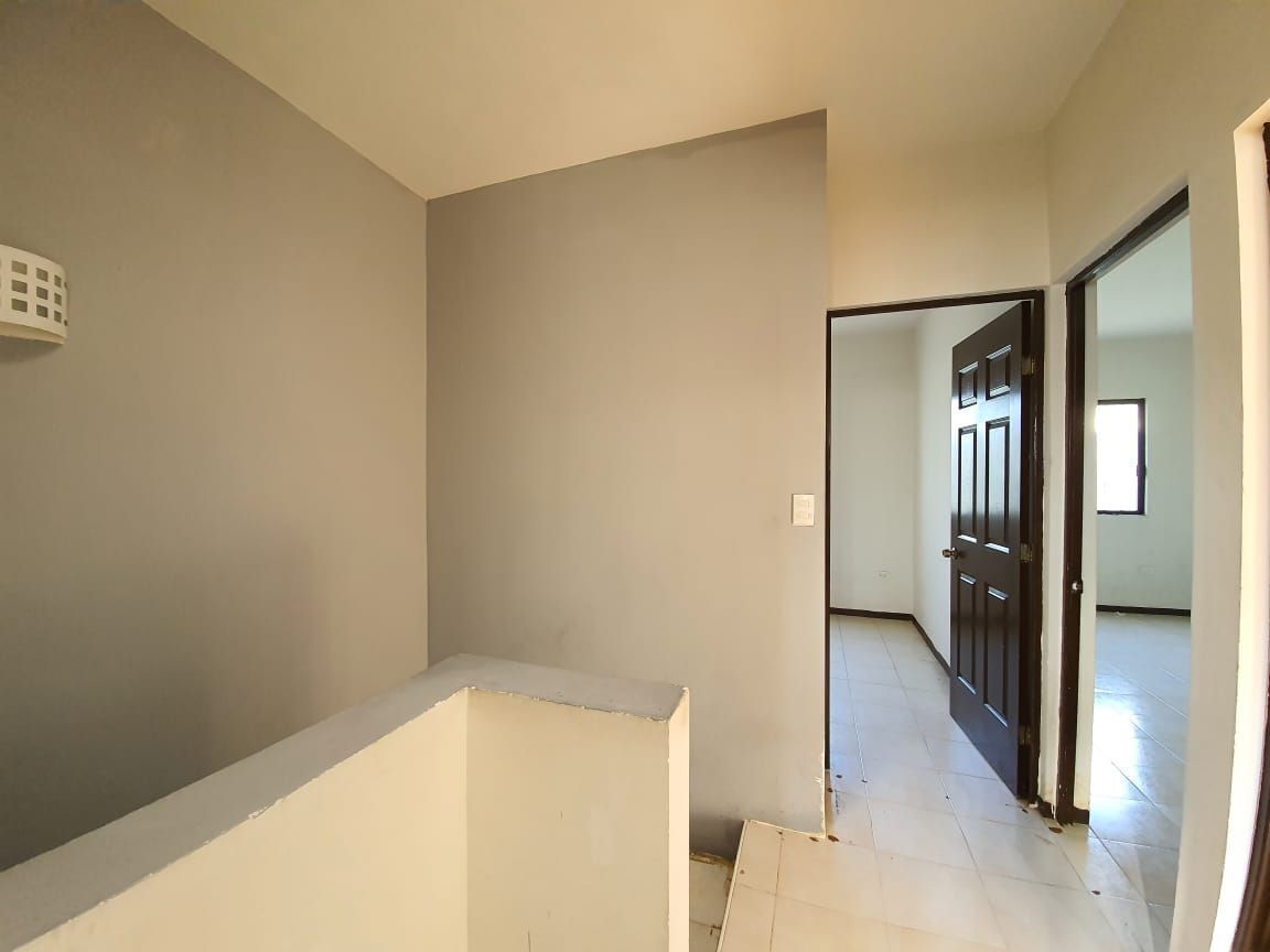 15 de 32: 3 Recámaras en planta alta y 1 baño completo