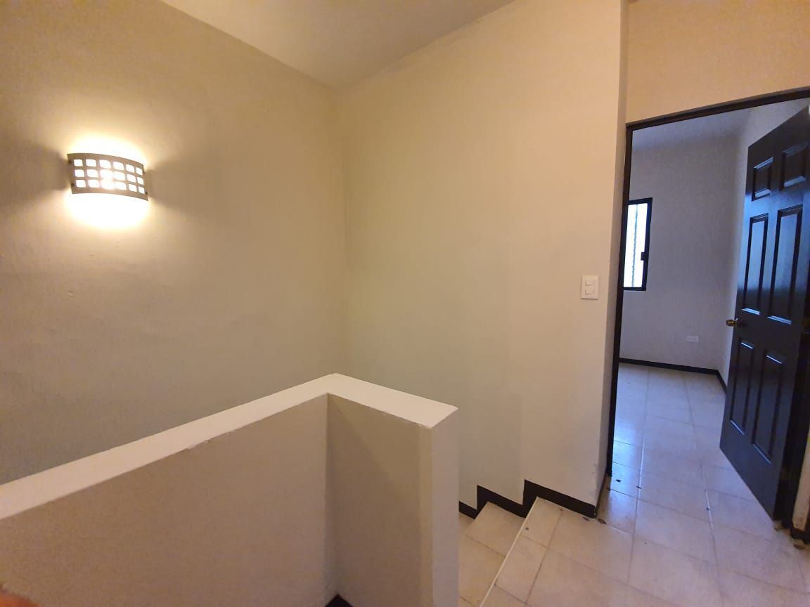 12 de 32: 3 Recámaras en planta alta y 1 baño completo
