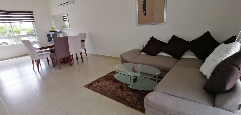 3 de 28: Casa en renta amueblada en privada Salomea Cholul,Mérida 