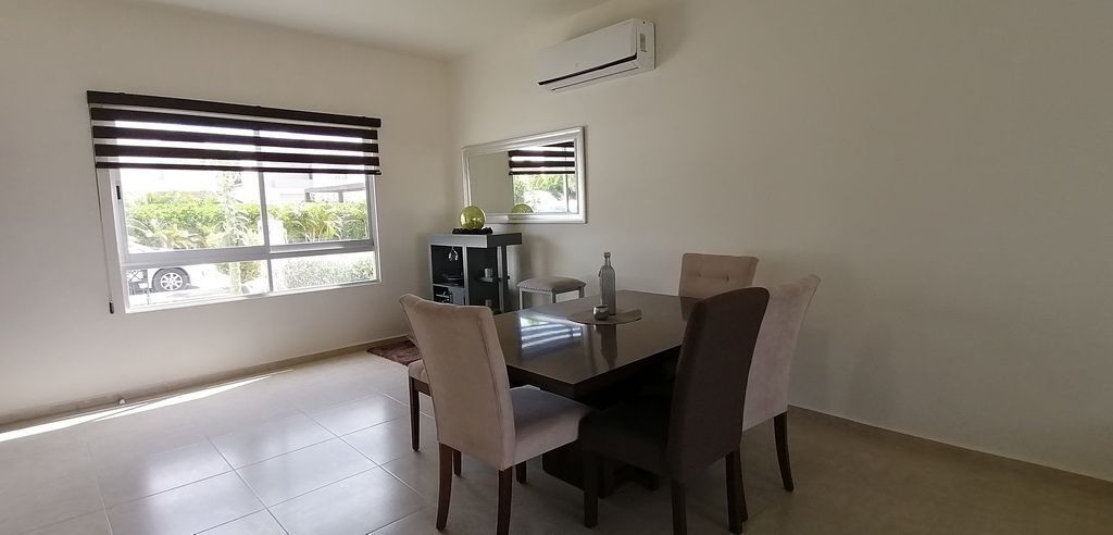 2 de 28: Casa en renta amueblada en privada Salomea Cholul,Mérida 