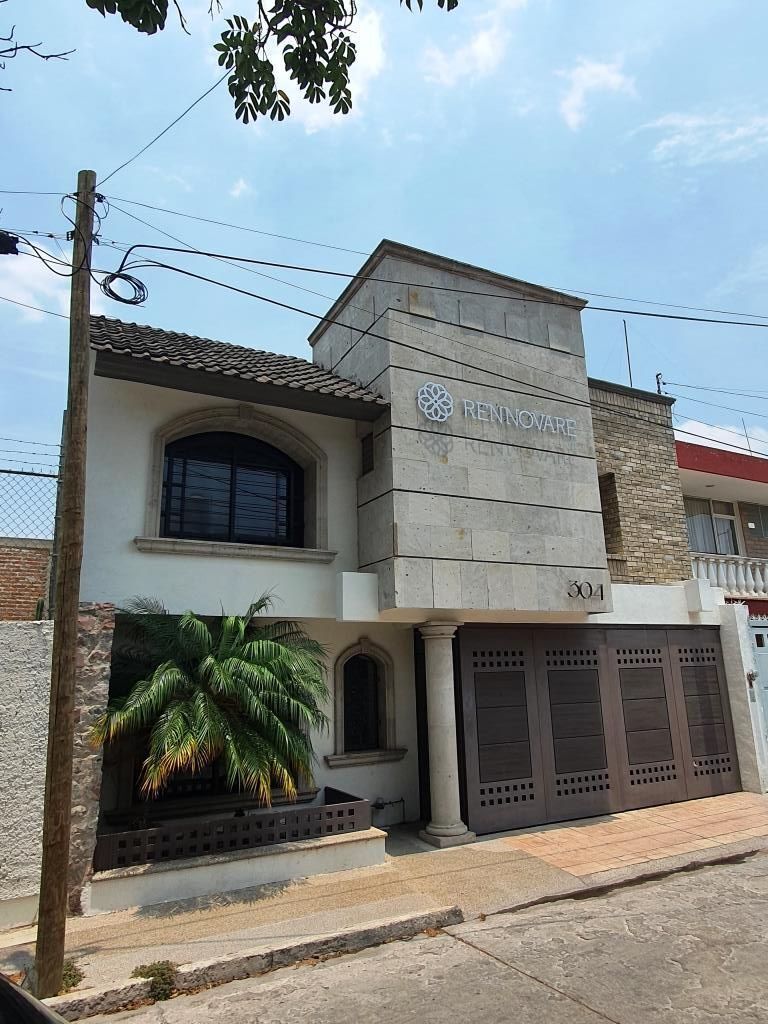 1 de 30: FACHADA PRINCIPAL DE LA CASA