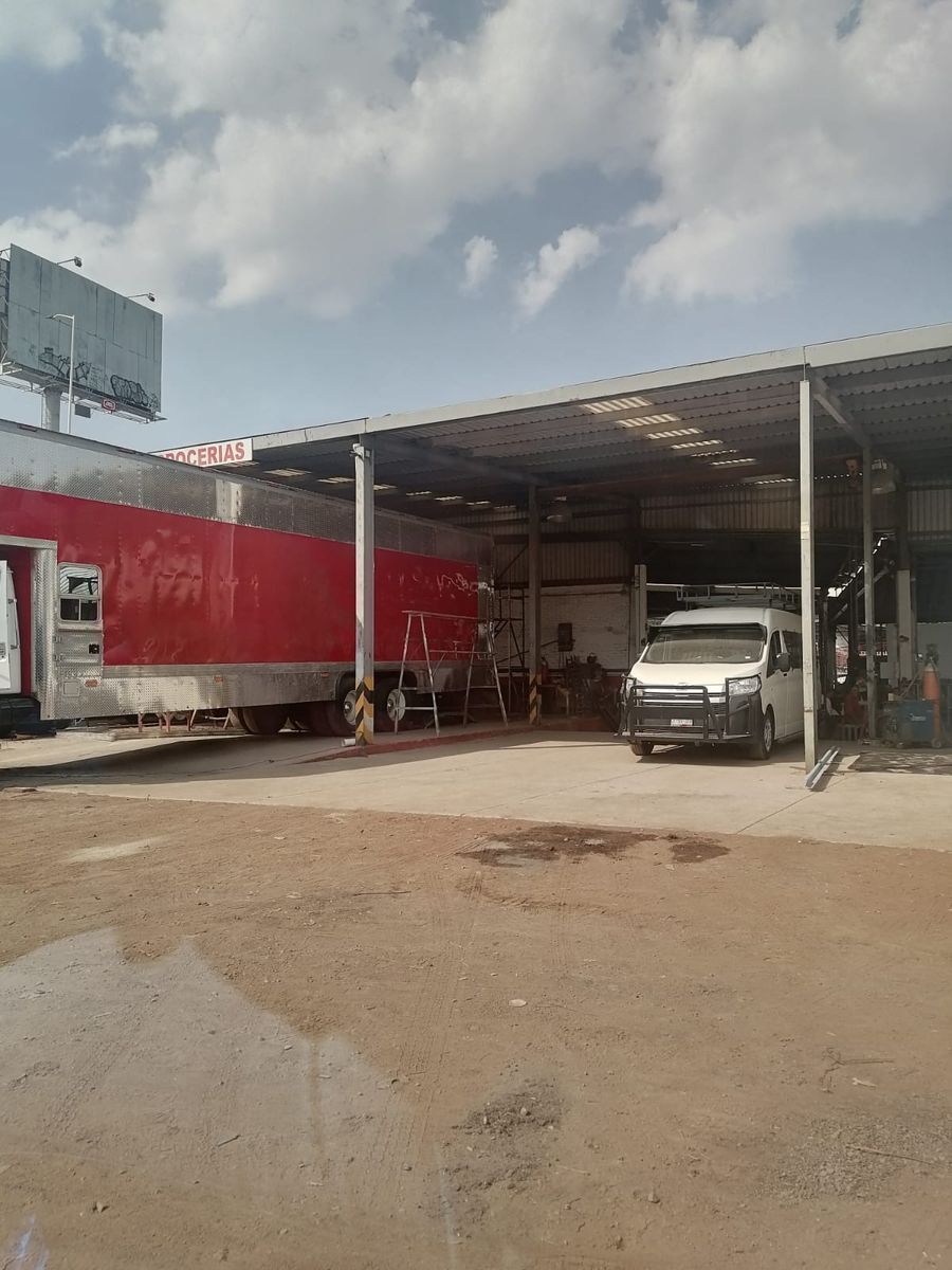 BODEGA Y TERRENO INDUSTRIAL Y COMERCIAL EN RENTA