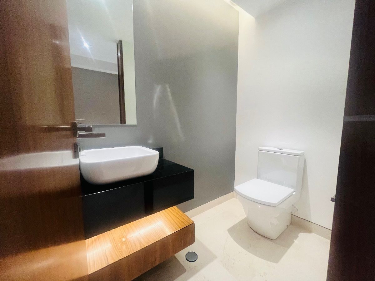 6 de 24: Medio baño