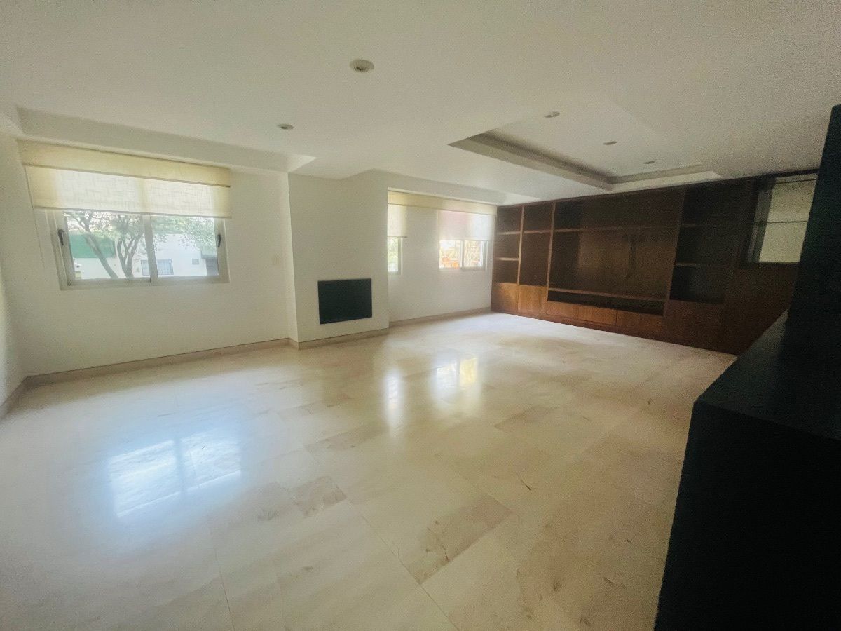 18 de 24: Estancia desde cocina abierta