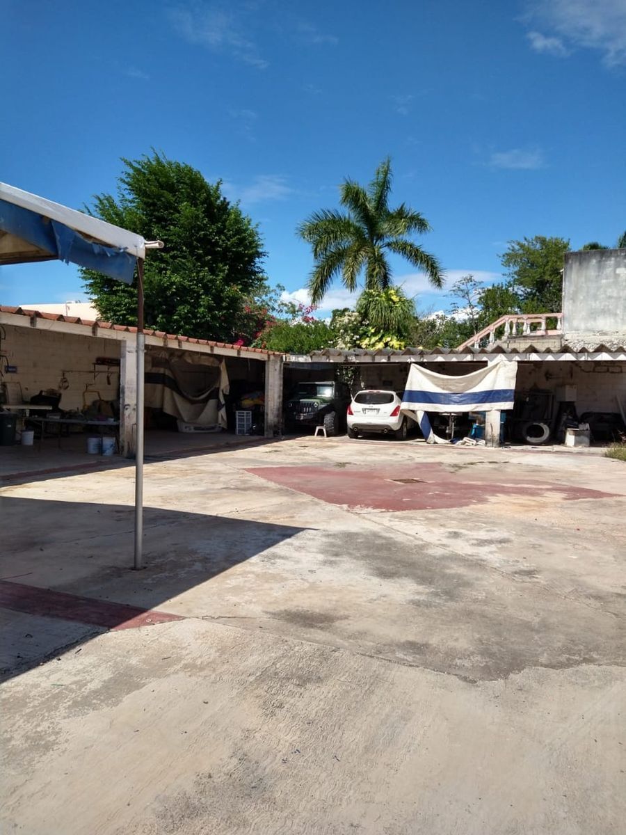 20 de 40: Estacionamiento techado casa en venta en García Ginerés 