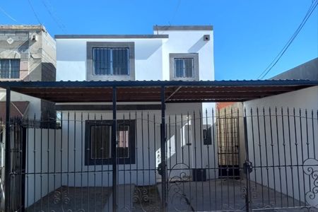 Renta casa ubicada en Hacienda Real. | EasyBroker