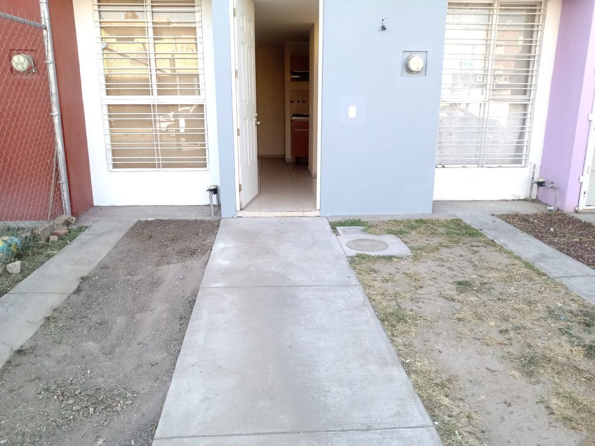 Casa en Parques de Tesistán, Zapopan, foto 2 de 27