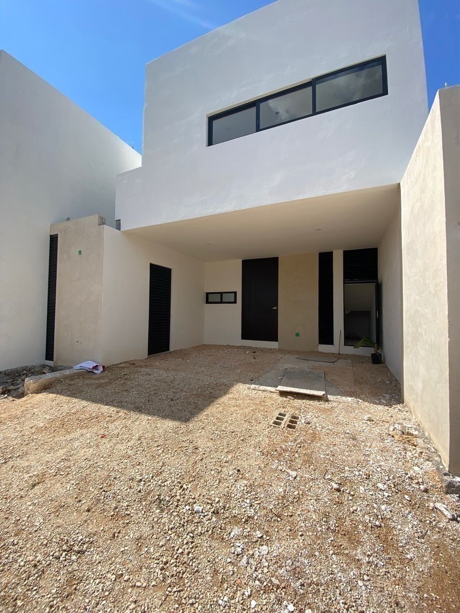 TOWNHOUSE EN VENTA CON EXCELENTE UBICACION EN LEANDRO VALLE