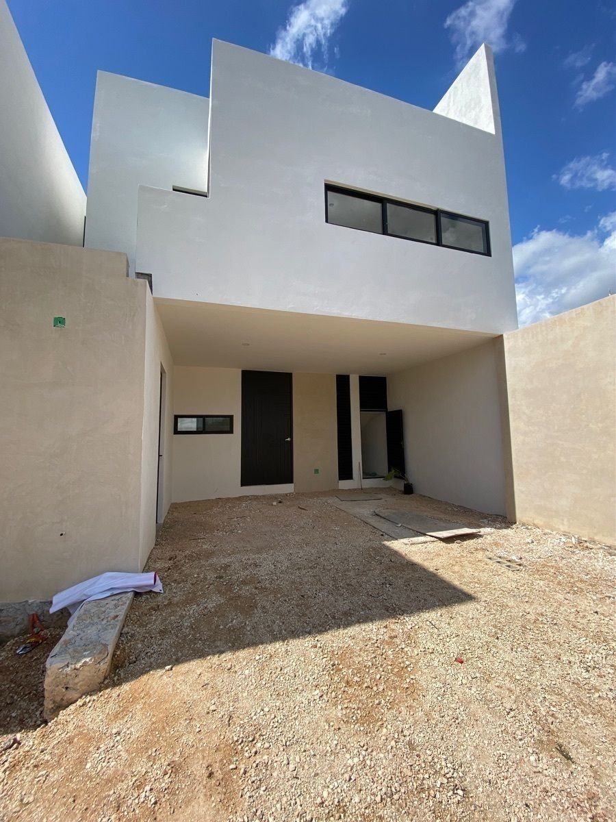 Townhouse con excelente ubicación en venta en Leandro Valle