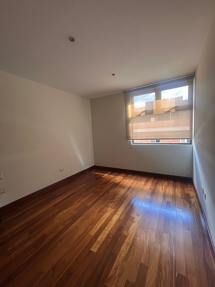 Apartamento en Zona 10, Guatemala, foto 12 de 16