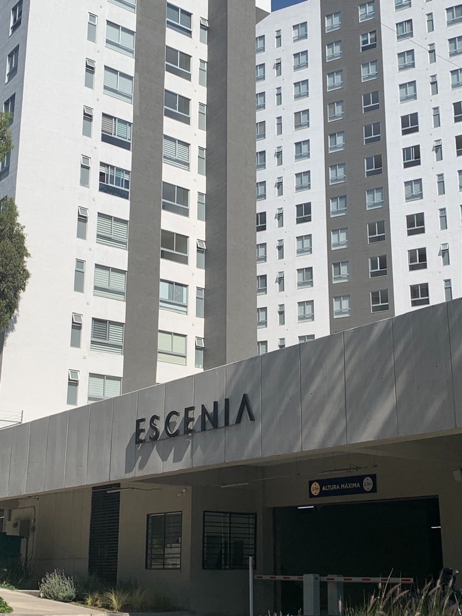 3 of 18: FACHADA PRINCIPAL