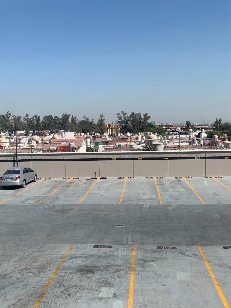 5 of 18: DOBLE ESTACIONAMIENTO