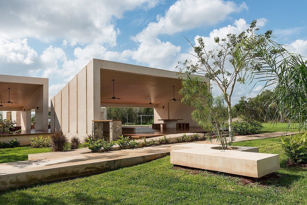 9 de 25: Área de Amenidades Principal