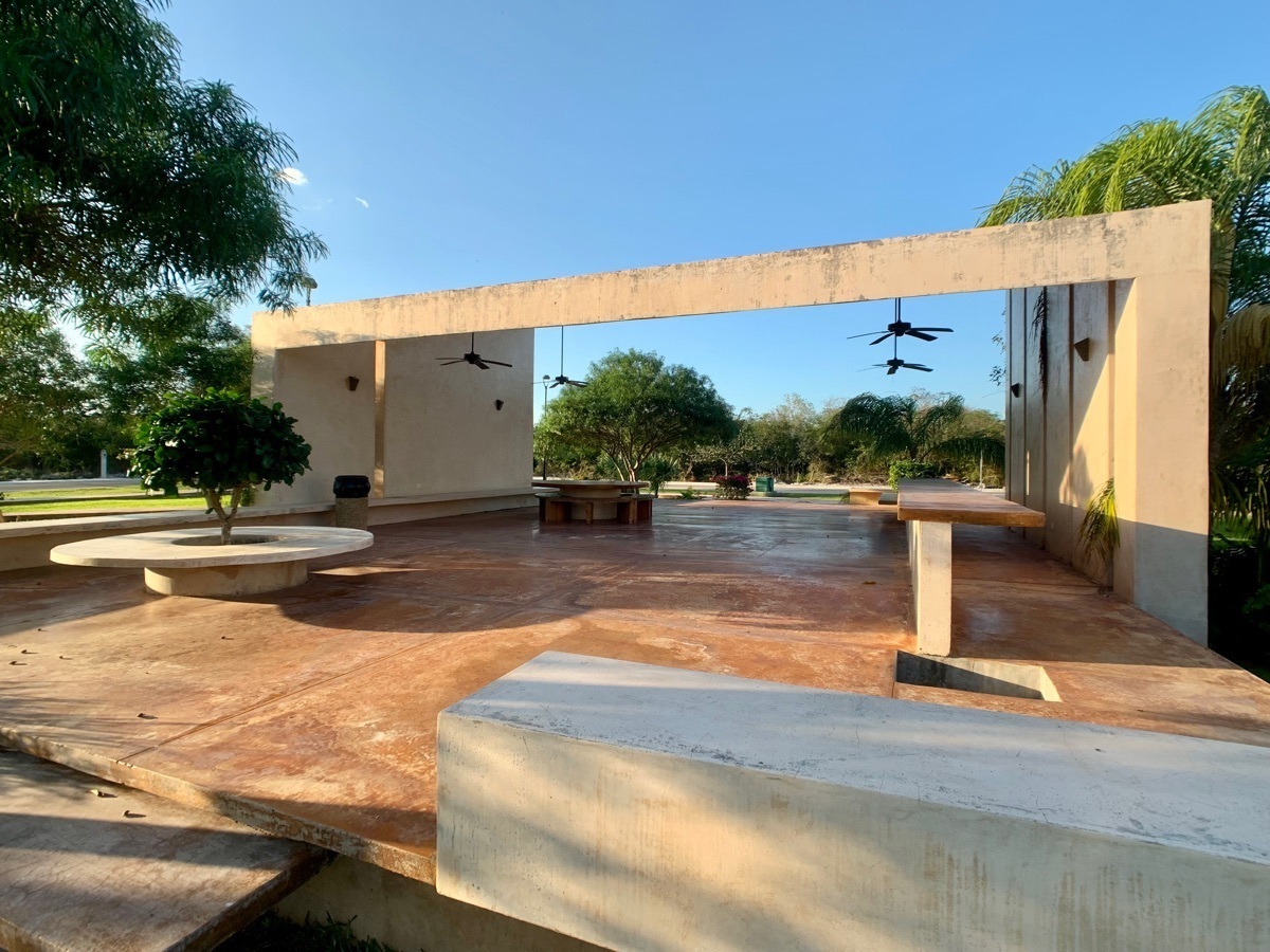 18 de 25: Terraza Social Secundaria