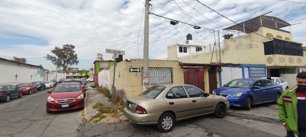 Casa en Venta en Calle Tollocan en CD Azteca